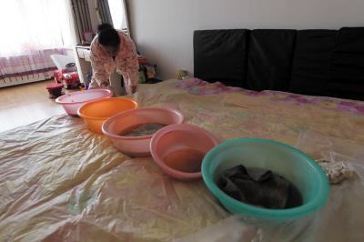 乐至楼上漏水，住户失联，小区没物管，业主维权难！律师来支招……